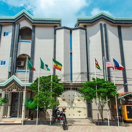 Bénin Berge hotel Cotonou Buitenkant foto