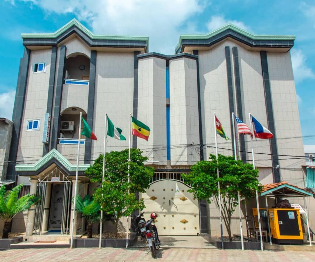 Bénin Berge hotel Cotonou Buitenkant foto