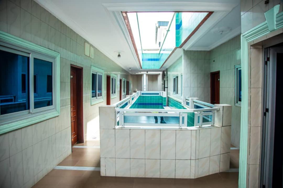 Bénin Berge hotel Cotonou Buitenkant foto