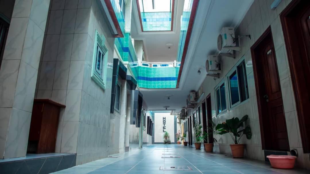 Bénin Berge hotel Cotonou Buitenkant foto